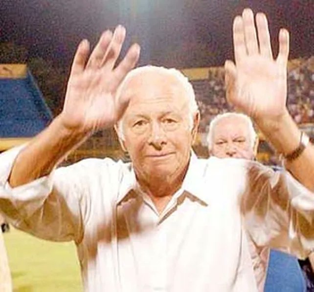 viejocasale's tweet photo. Última partido de Ángel #Zof al frente de #RosarioCentral: 607 partidos con 235 triunfos, 210 empates y 160 derrotas.
1º gol de Emiliano #Vecchio en 1ª División.
1/3/2006. 7ª fecha, Clausura 2006. #RosarioCentral 1 v. #Argentinos Juniors 1.
https://t.co/SvwKDBGnNK https://t.co/HnXucR9pe4