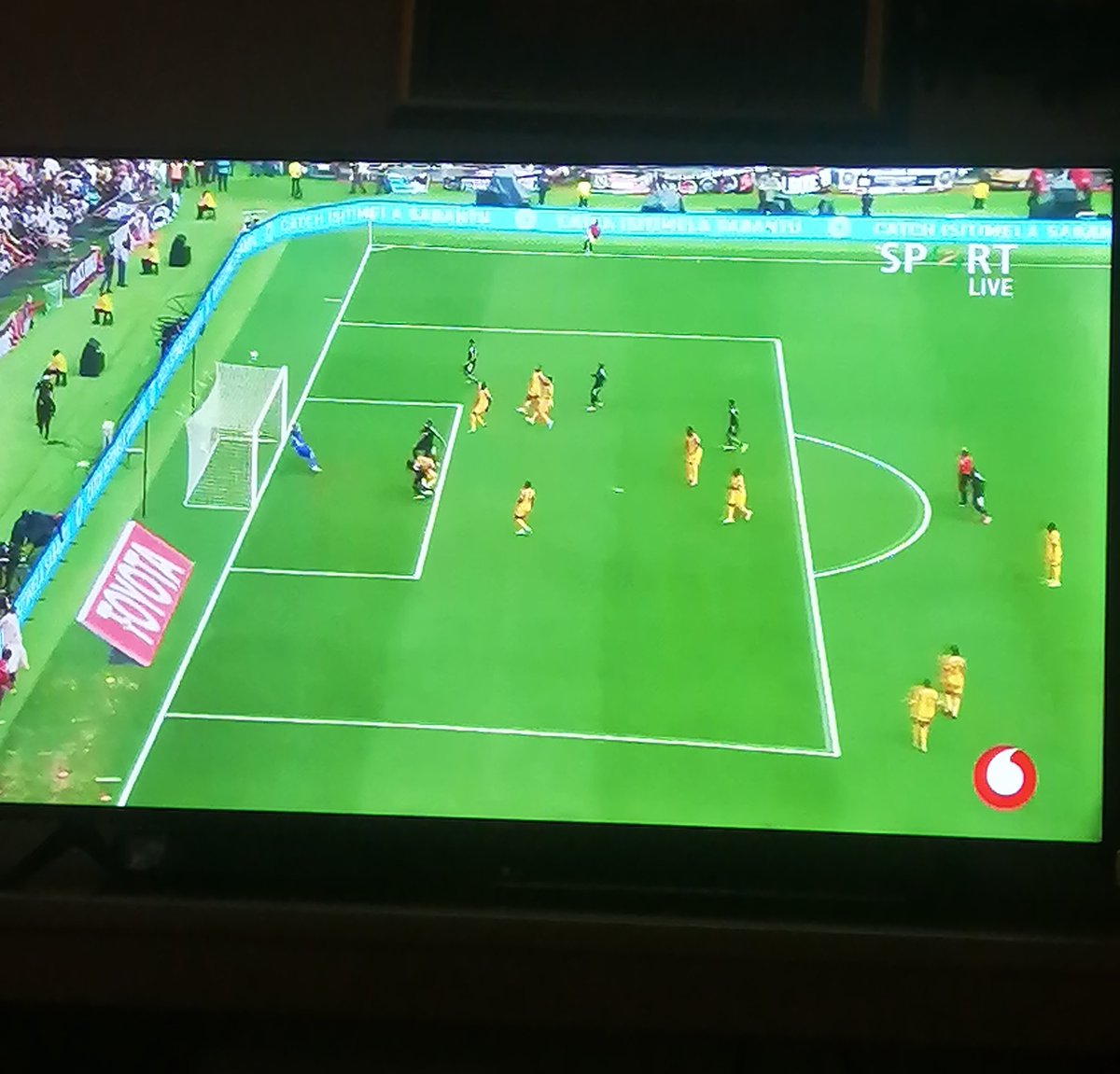 LolzPat's tweet image. My heart almost sank! Bathong! Pirates wants to finish us #ChooseASide