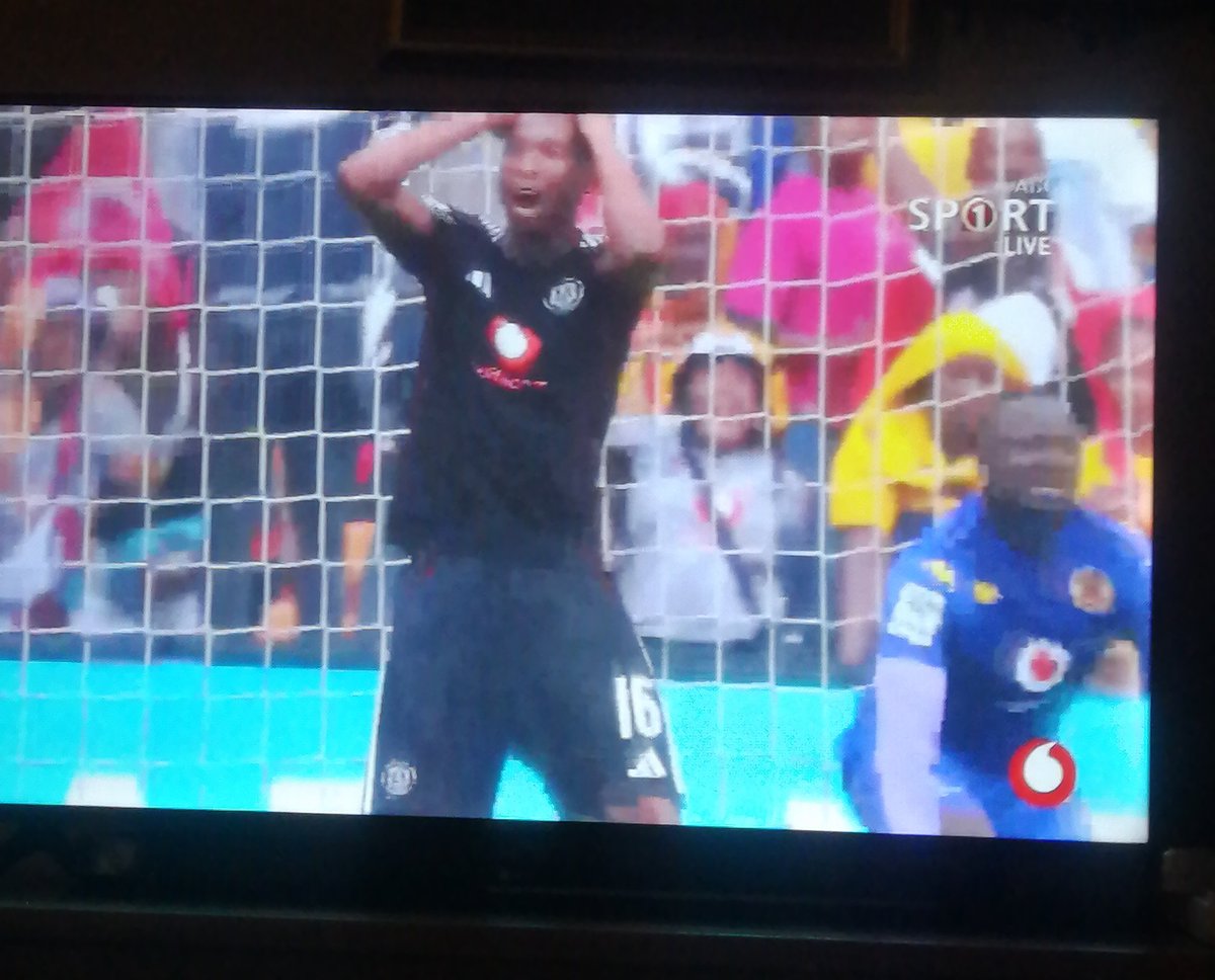LolzPat's tweet image. My heart almost sank! Bathong! Pirates wants to finish us #ChooseASide