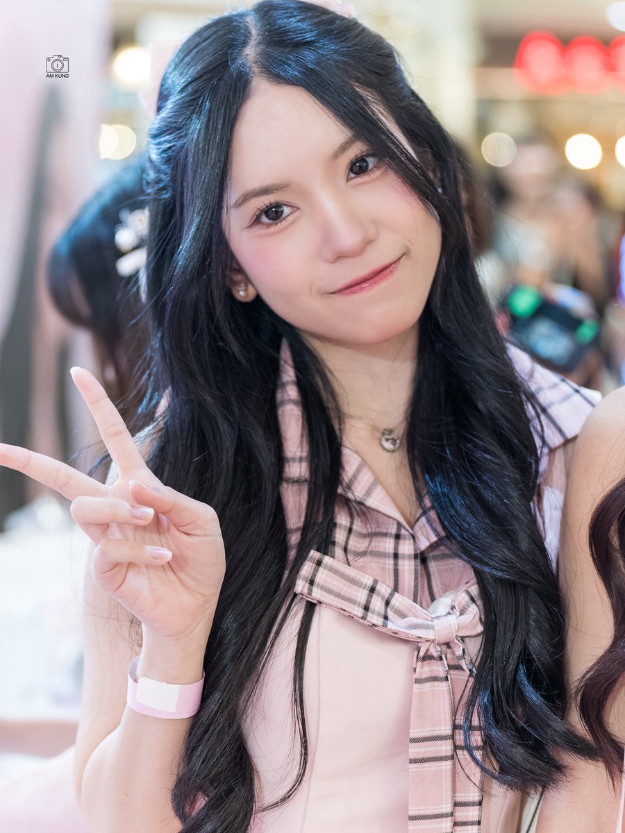 iAmKung48's tweet photo. ลูกศร

🗓️ 2026-02-27 📍Central Ladprao
L'Oréal Paris Glycolic-Bright Universe 
#LuksornBNK48 #BNK48 
#LOrealParisTH #GlycolicUniverseTH https://t.co/5UkuBxSViR