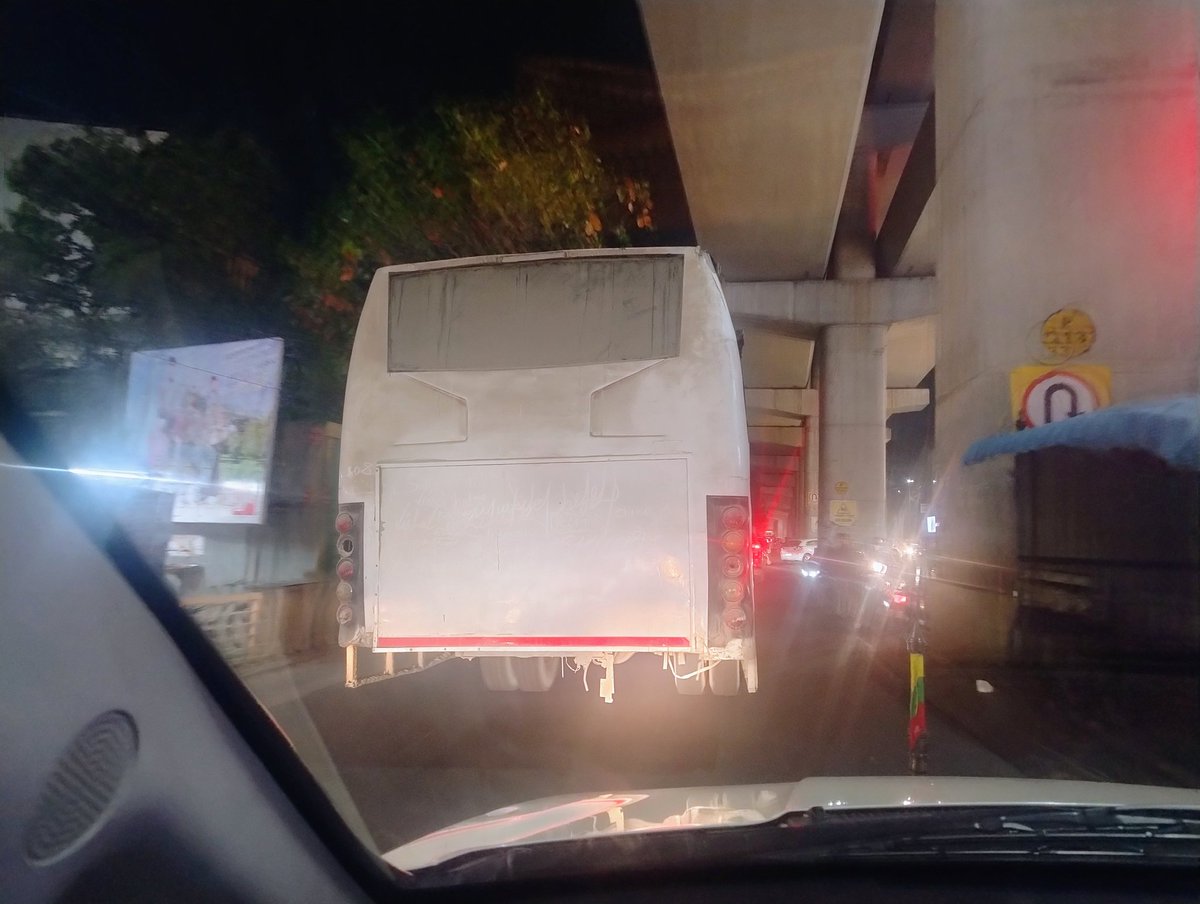 நம்பர் பிளேட் இல்லாத வண்டி
மெட்ரோ தொழிலார்களை ஏற்றிச் செல்ல....
Metro - தனி Rules &amp; Regulations
ஆழ்வார் திருநகர் அருகில்
<a href="/tnpoliceoffl/">Tamil Nadu Police</a>
<a href="/VelmuruganTVK/">Velmurugan.T</a> 
<a href="/CMOTamilnadu/">CMOTamilNadu</a>
<a href="/tnstaofficial/">State Transport Authority, TAMIL NADU</a>
<a href="/tvkpartyoffl/">தமிழக வாழ்வுரிமைக் கட்சி</a> <a href="/TVKITWING/">தமிழக வாழ்வுரிமைக் கட்சி IT WING</a> <a href="/AdhavanTVK/">சா. ஆதவன் தமிழக வாழ்வுரிமைக் கட்சி</a> <a href="/Anbu_Chitrarasu/">அன்பு சிற்றரசு 🇱🇹 Anbu Chitrarasu</a> <a href="/ratcat0444/">dharmeshtvk</a> <a href="/hariharanvenkat/">பம்பாய்காரன்</a>