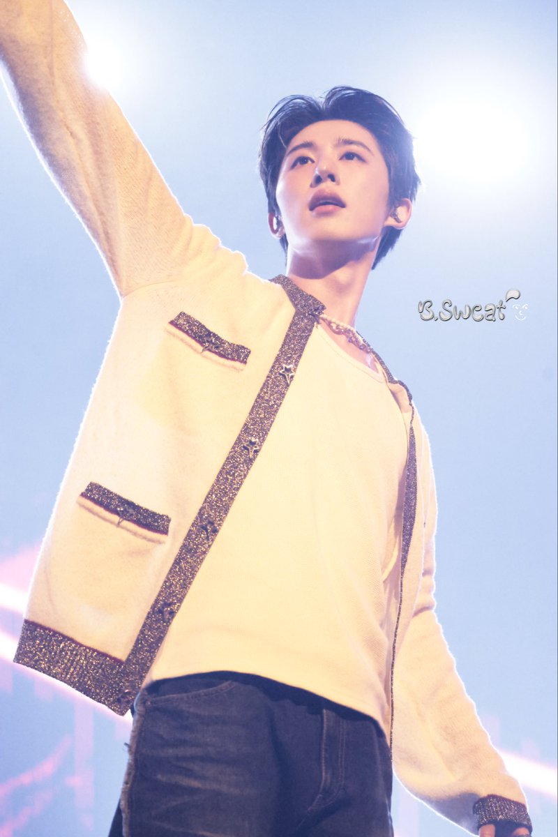 b_sweat_'s tweet photo. 𝟮𝟲𝟬𝟮𝟮𝟴 𝗧𝗵𝗲 𝗟𝗮𝘀𝘁 𝗣𝗮𝗿𝗮𝗱𝗲 𝗶𝗻 𝗦𝗲𝗼𝘂𝗹 𝗘𝗻𝗰𝗼𝗿𝗲

#비아이 #김한빈 #BI #HANBIN #한빈
#TheLastParadeInSeoulEncore https://t.co/qHgPwxfJY5