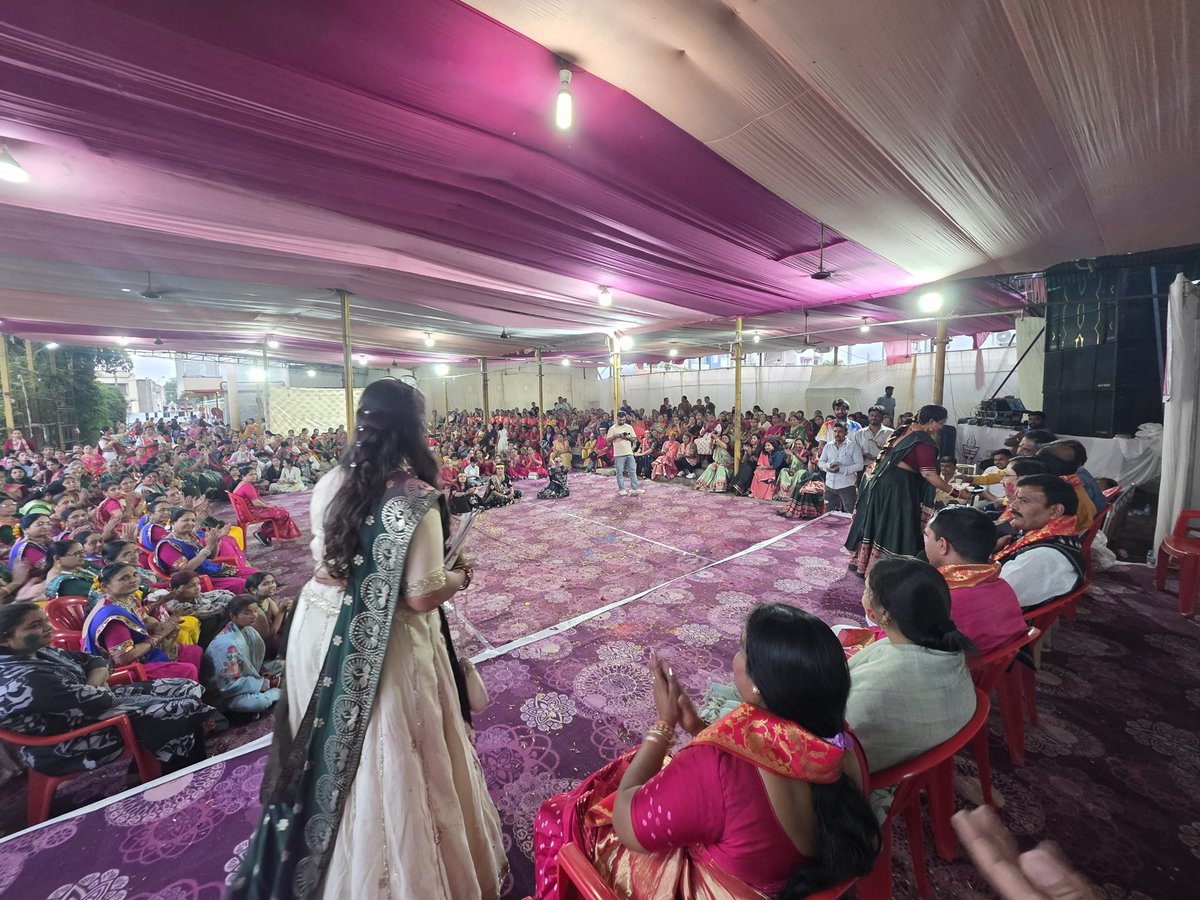 ShankarbhaiBJP's tweet photo. નગરજનો જોડાયા હતા.
આ પ્રસંગે દાહોદના લોકપ્રિય ધારાસભ્ય શ્રી કનૈયાલાલ કિશોરીજી, દાહોદ પૂર્વ મહામંત્રી શ્રી નરેન્દ્રભાઈ સોની સહિતના મહાનુભાવોએ ઉપસ્થિત રહ્યા હતા.2/2
#FagMahotsav #Dahod #HoliFest #GujaratFestivals #TraditionalVibes https://t.co/1PSJIl33XB
