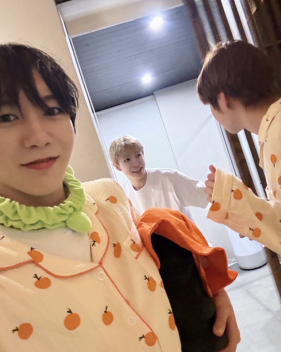 짭막내즈의 이런 무드가 너무 좋음
 ㄴ이런무드가뭔데요?
  ㄴㄴ몰라...느껴....