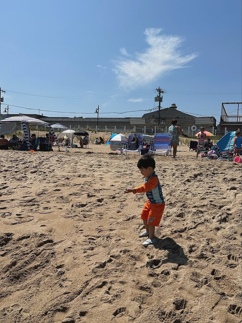kimdongwonbin's tweet photo. Little boss love playing with sand ⛱️
#ソロフェス実況2026 #IranvsUSA https://t.co/qOCVk2tjn7