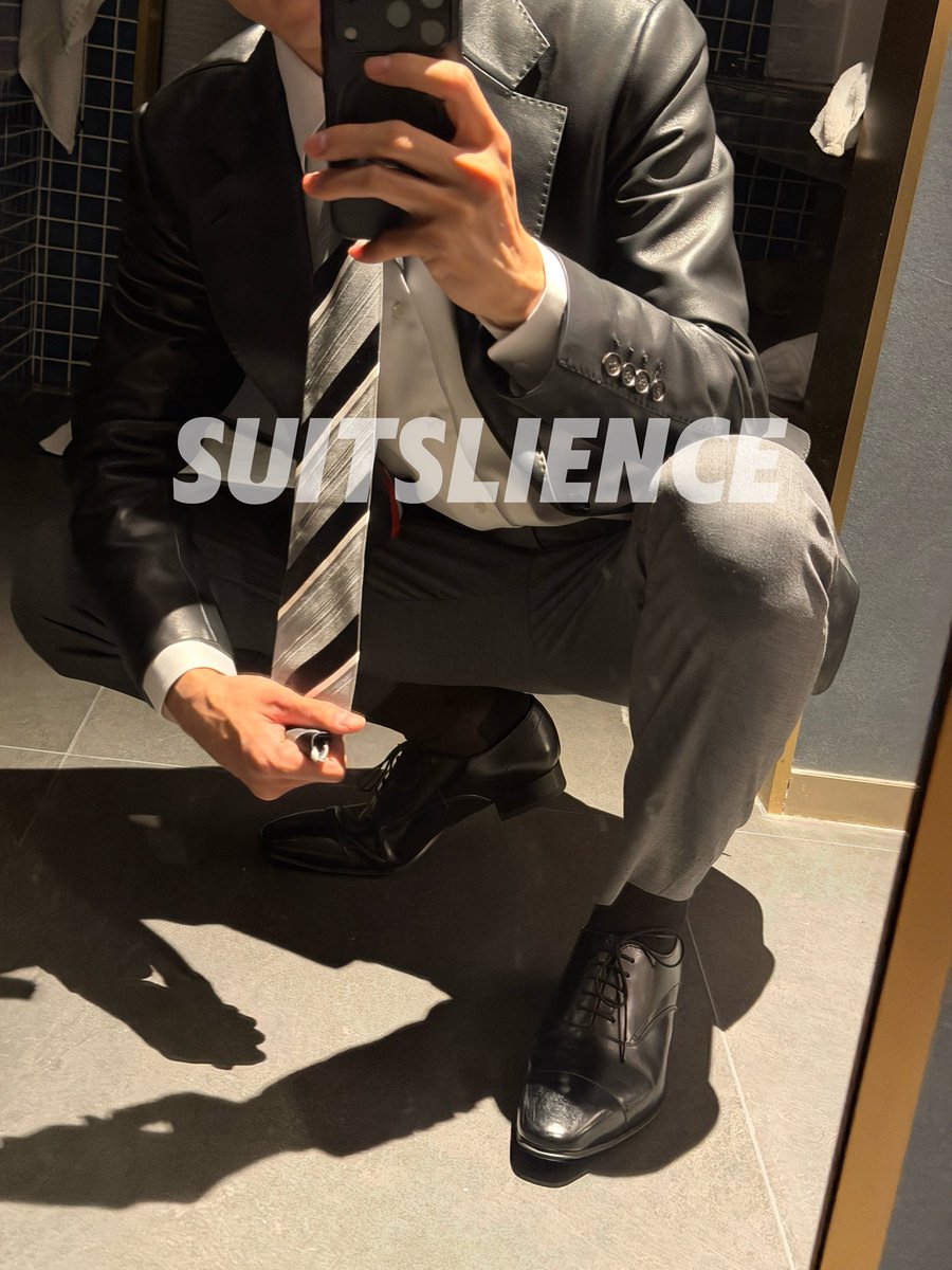Suitslience tweet media