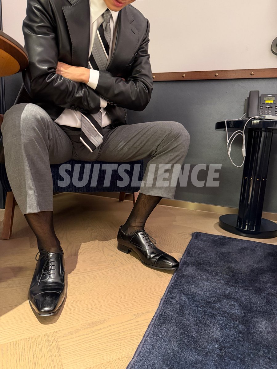 Suitslience tweet media