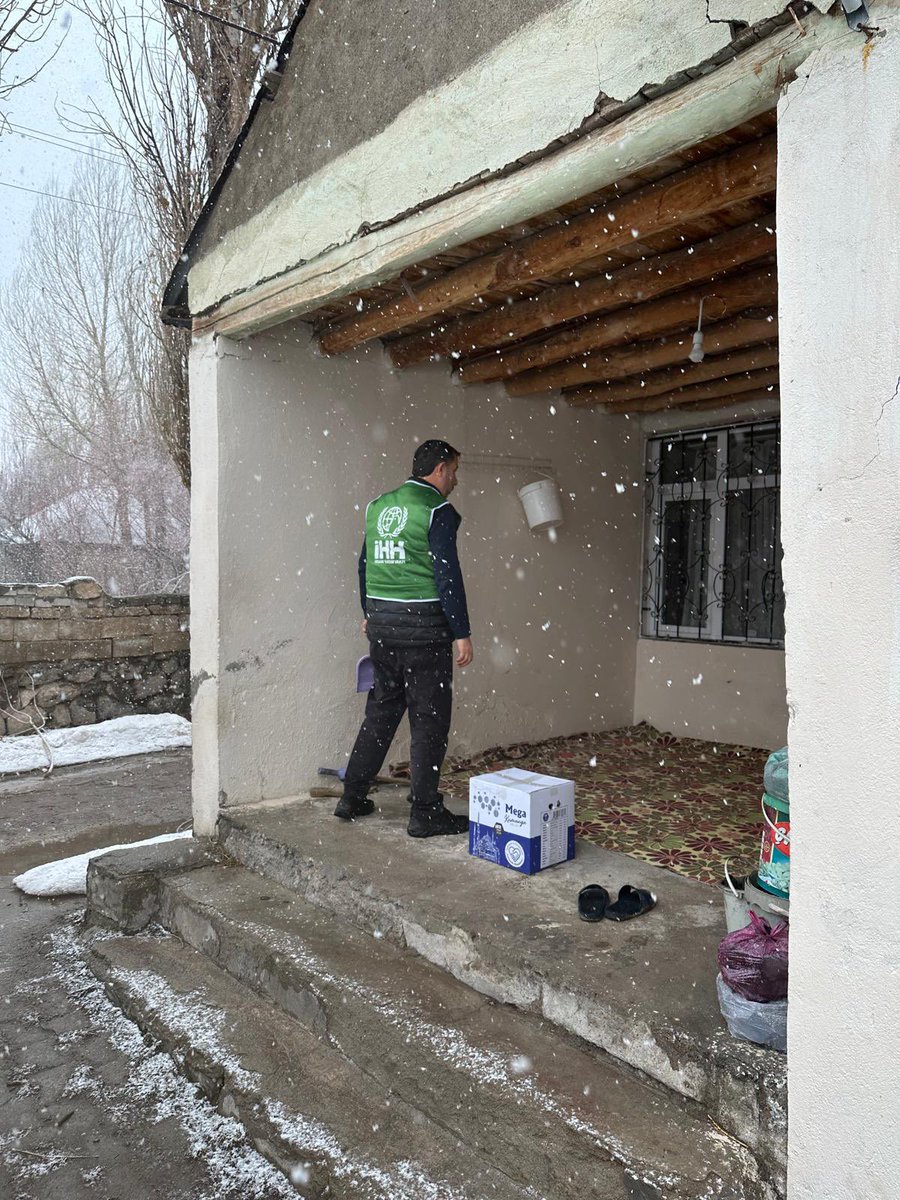 🌙 Ramazan Kardeşliğe Çağrı

Ağrı İHH Patnos Temsilciliği olarak, yetim ve ihtiyaç sahibi 20 ailemizi ziyaret ederek desteklerinizle Ramazan kumanyası ve adak et payı dağıtımı gerçekleştirdik. 

İyilik Her Zaman Her Yerde.
#PatnosİHH