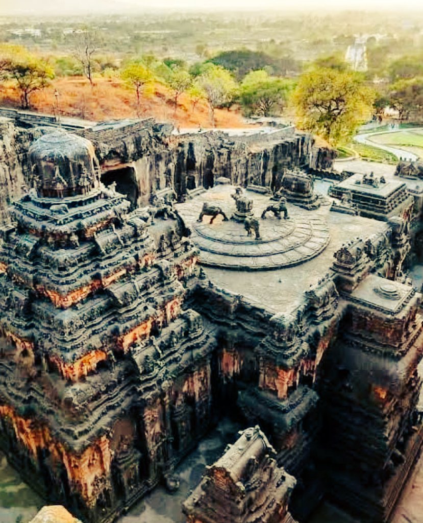 Iconinstone_'s tweet photo. Ellora caves are the sacred archives where the visual narratives of Buddhist, Hindu and Jain tradition are expressed through graceful and delicate iconographies.
#iconography #Hinduart #Buddhistart #Jainart #Ellora #Caves https://t.co/HZUJV0naaV