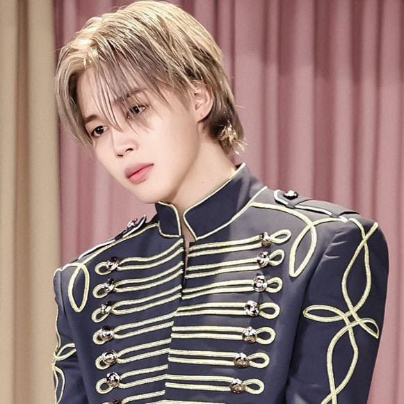 🤍❤'WHO' becomes the most streamed song by a K-soloist on Spotify Japan, surpassing 'seven'.
CONGRATULATIONS JIMIN🇯🇵🇯🇵