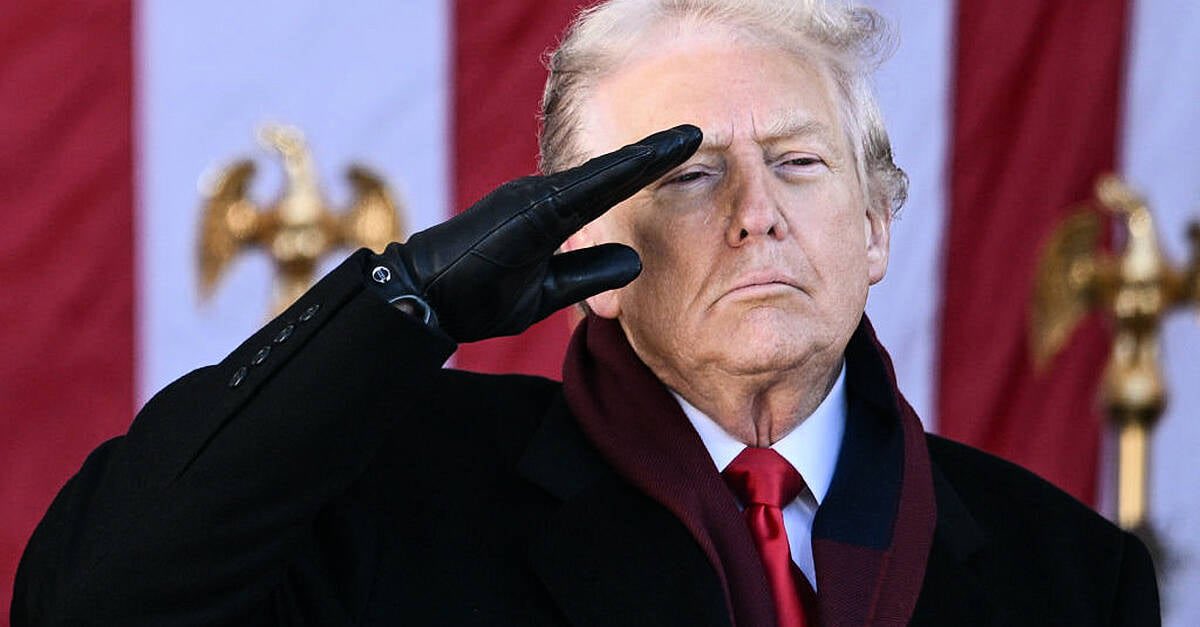 Donald Trump en 2026:

- Captura a Nicolás Maduro y pone en jaque todo el sistema financiero del narcotráfico que financia a la izquierda en Iberoamérica. 
- Bombardea el régimen islamista y tiránico de Irán.
- Anuncia una toma pacífica de Cuba para acabar con el comunismo.
-