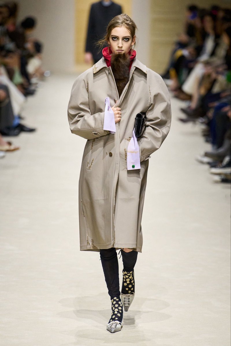 radiohagg's tweet photo. Prada AW26 (love this👏) https://t.co/UmKYwSTAHx