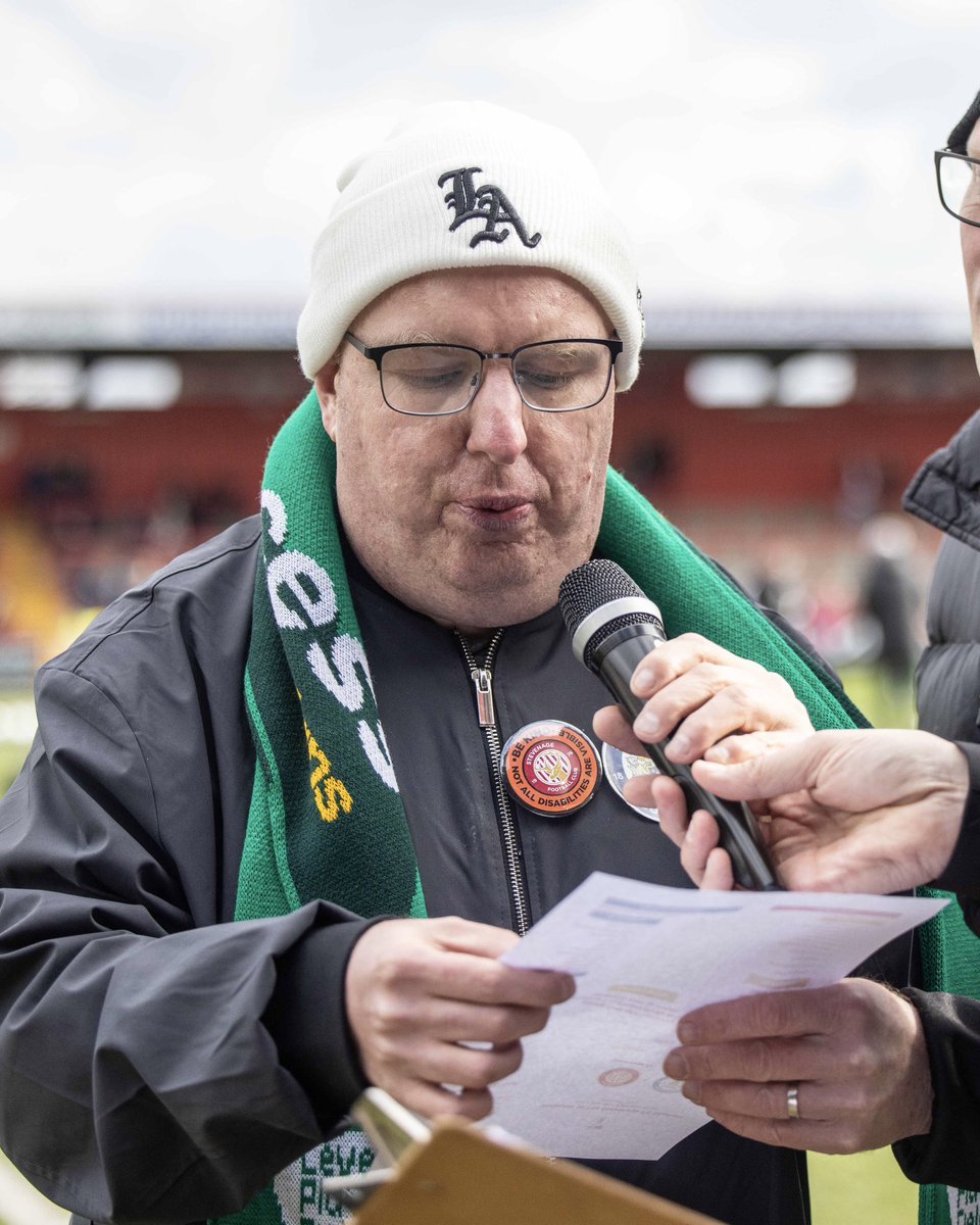 StevenageFC's tweet photo. Big shoutout to Boro’ fan Jamie &amp; Stockport supporter Carl who read out the teams ahead of kick-off! 🗣️ https://t.co/wSSF5RupdN