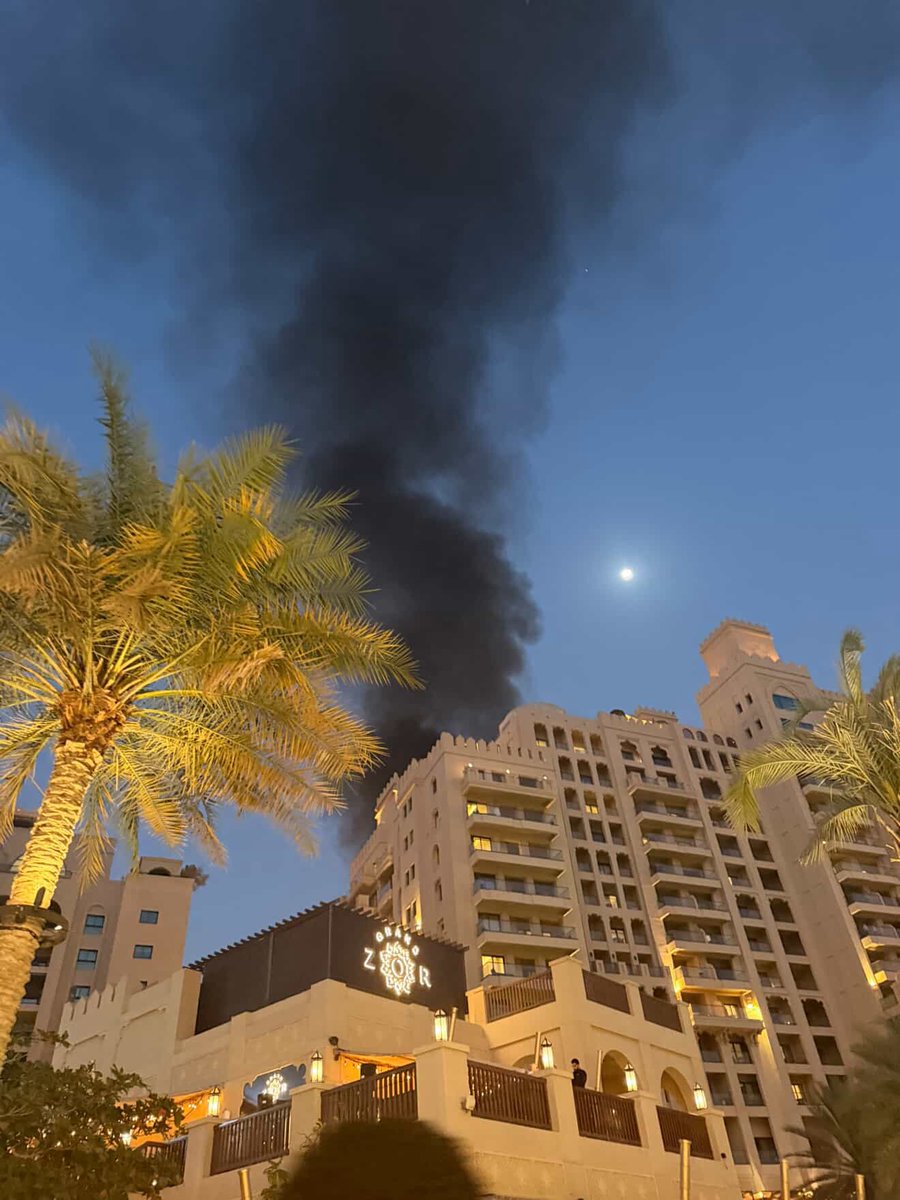 moneyymitchell's tweet photo. The Palm has just been hit in Dubai #dubai # https://t.co/iRmHQdF5y5