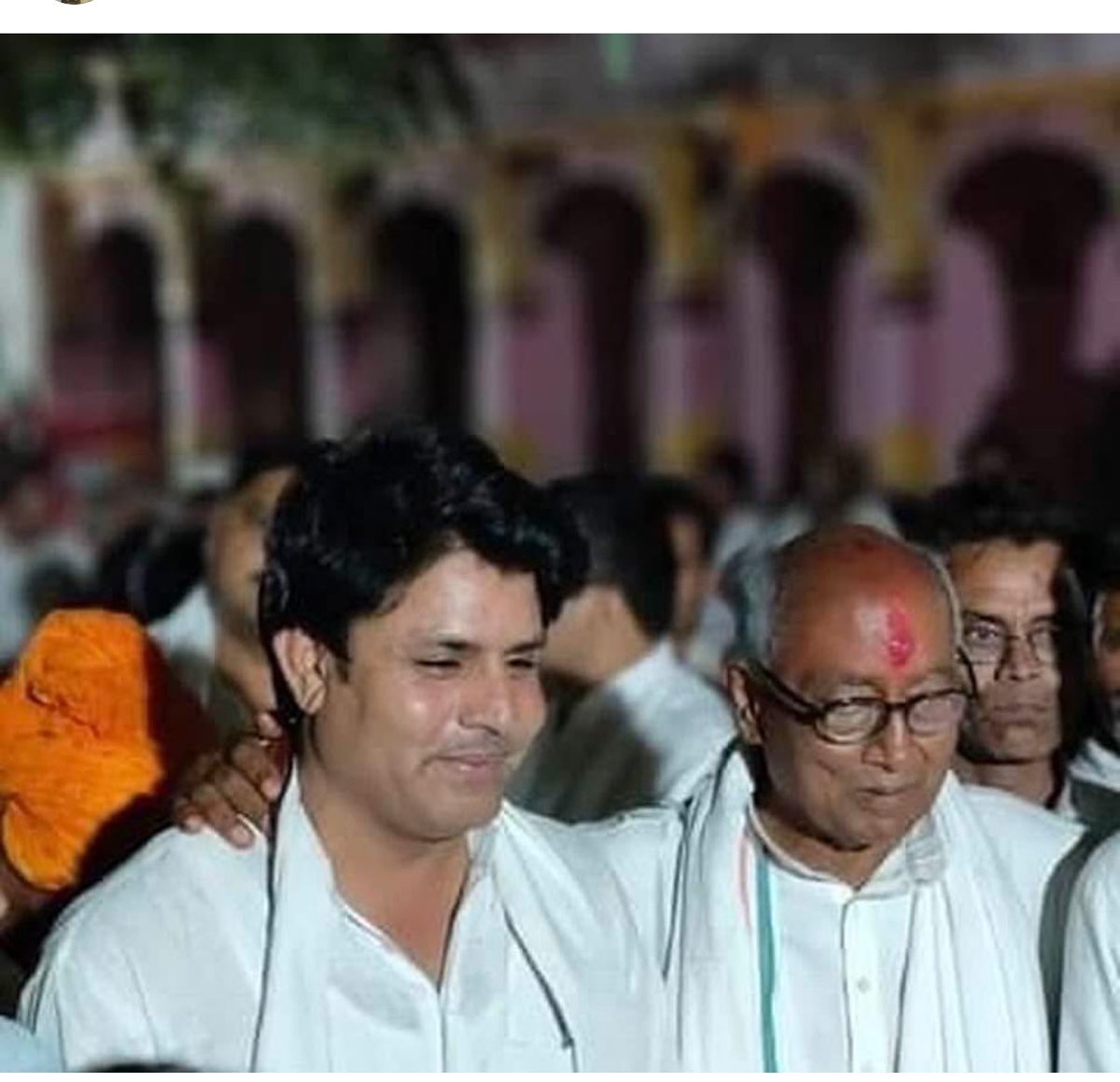 हम सब के आदर्श पूर्व मुख्यमंत्री आदरणीय राजा साहब श्री <a href="/digvijaya_28/">Digvijaya Singh</a> दिग्विजय सिंह जी को जन्मदिवस की हार्दिक बधाई एवं शुभकामनाएँ! <a href="/JVSinghINC/">Jaivardhan Singh</a>