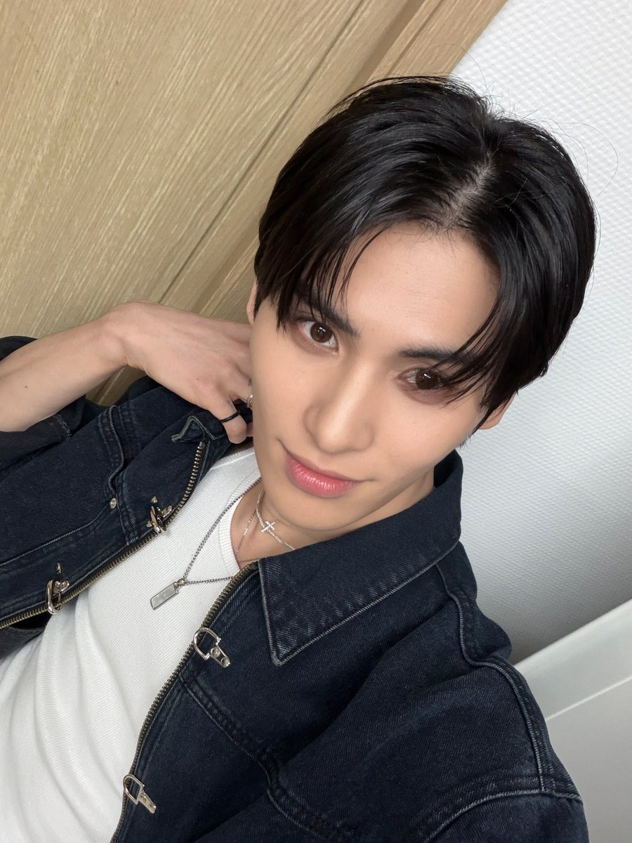 SF9_FANCLUB's tweet photo. [📸] 2026 SF9 YOO TAE YANG FANMEETING <THE ROOM : 함께>

#SF9 #에스에프나인 #유태양 #YOOTAEYANG #THEROOM_함께 https://t.co/gJBfLj7bMH