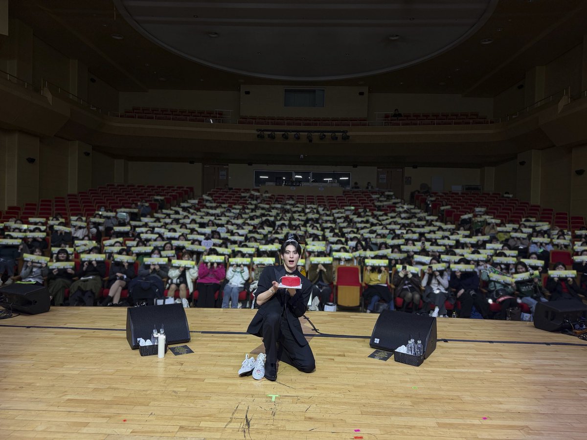 SF9_FANCLUB's tweet photo. [📸] 2026 SF9 YOO TAE YANG FANMEETING <THE ROOM : 함께>

#SF9 #에스에프나인 #유태양 #YOOTAEYANG #THEROOM_함께 https://t.co/gJBfLj7bMH