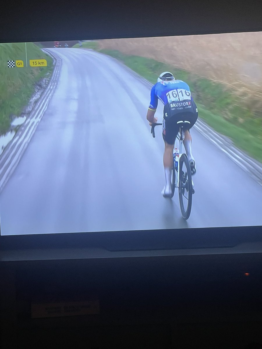 WillemHus's tweet photo. En nu alleen. Nog 15 km. #OHN https://t.co/F95k2mr7EF