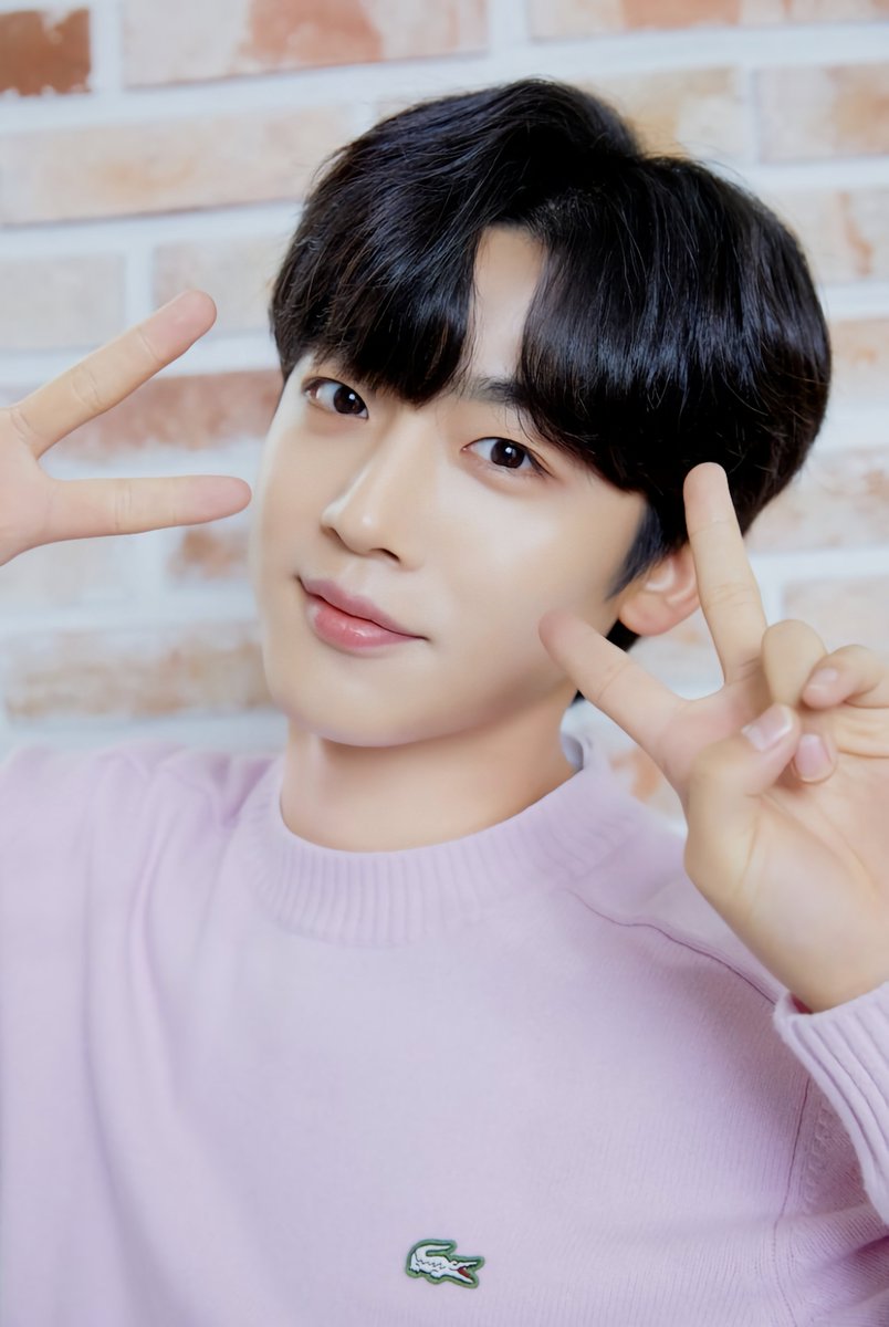 이제 3월 꽃피는 봄이다
요한이에게 행운 가득한 날들 되길 바라🍀

#누구보다_빠른_3월_최애_선점 
#김요한 #KIMYOHAN