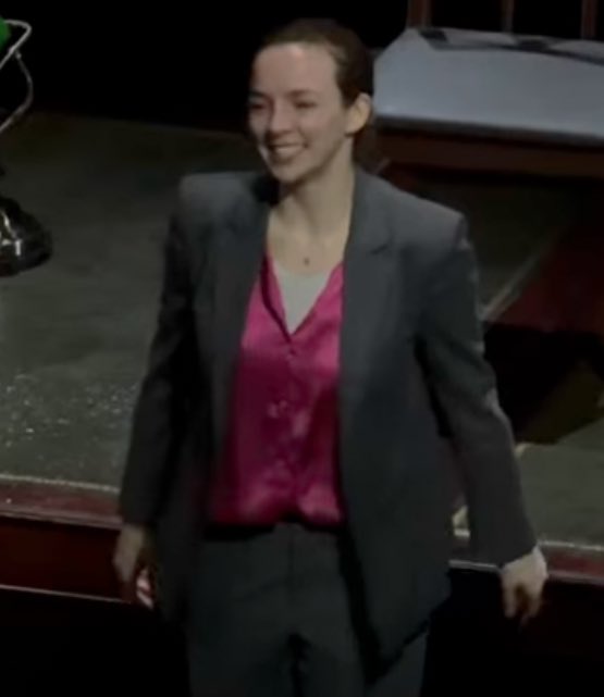 glad that bath stage door seemed calmer.
also, they made jodie smile like that.. GIRL IM OBSESSED