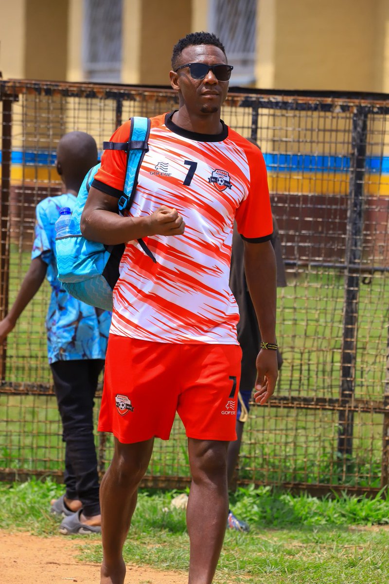 Apuuli BK😎 tweet media