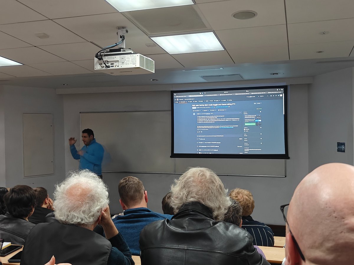 Prof. Lee Stott tweet media