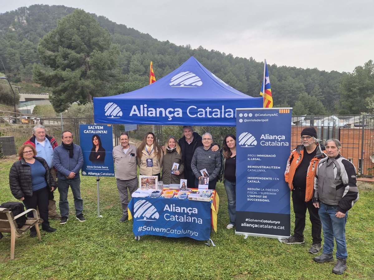 Avui hem estat a Castellví de Rosanes fent parada d’ <a href="/CatalunyaAC/">Aliança Catalana</a> i ha estat tot un èxit.

Gràcies a tots els veïns que us heu apropat i heu compartit aquest moment amb nosaltres. 

Catalunya és al carrer, viva i amb ganes de canvi.

Seguim!!

#SalvemCastellvídeRosanes