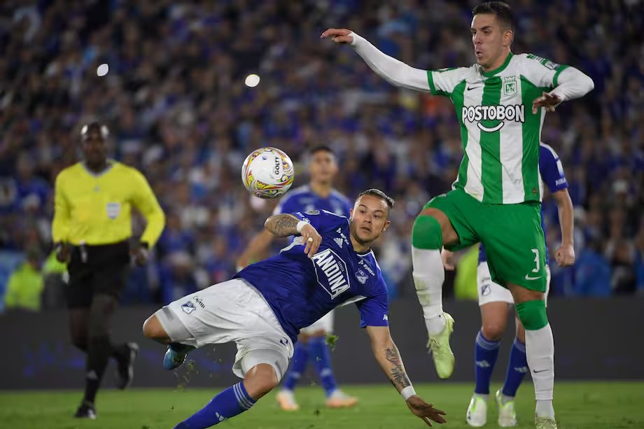 jdanilocorrea's tweet photo. #DatoVerdolaga Series a ida y vuelta entre @nacionaloficial y @MillosFCoficial:

Copa Colombia 1950-51 por la tercera ronda de perdedores: ganó Millonarios.
Liga 1981 (desempate por el 2° puesto del Torneo Apertura): ganó Millonarios.
Copa Libertadores 1989 por los cuartos de final: ganó Atlético Nacional.
Liga 1994 (serie de bonificación por el 1° y 2° puesto del Torneo Apertura): ganó Atlético Nacional.
Copa Libertadores 1995 por los cuartos de final: ganó Atlético Nacional.
Copa Merconorte 1998 por las semifinales: ganó Atlético Nacional.
Copa Merconorte 2000 por la final: campeón Atlético Nacional.
Copa Sudamericana 2007 por la primera fase: ganó Millonarios.
Copa Colombia 2013 por la final: campeón Atlético Nacional.
Liga 2016-II por los cuartos de final: ganó Atlético Nacional.
Liga 2017-I por la semifinal: ganó Atlético Nacional.
Superliga 2018: campeón Millonarios.
Liga 2023-I por la final: campeón Millonarios.
Copa Colombia 2023 por la final: campeón Atlético Nacional.

Balance: 9 series para Atlético Nacional y 5 para Millonarios.
En títulos entre sí: 3 para Atlético Nacional y 2 para Millonarios.