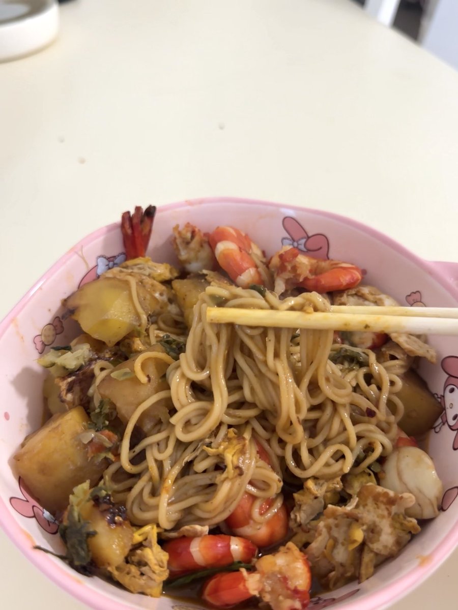 小宅梅 tweet media