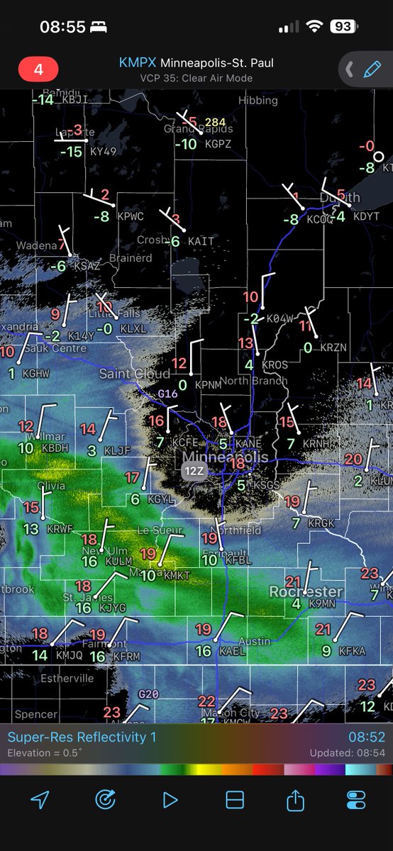 BoKnowsWeather's tweet image. Well- I woke up at 4am staring at the radar on my phone- wondering if this is really what I want to do with my life….the models really bamboozled us yesterday with that Northern shift. Right now the snow is trying to overcome the usual layer of dry air over the cities. Hence the