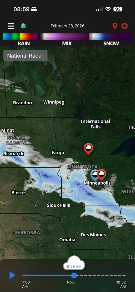 BoKnowsWeather's tweet image. Well- I woke up at 4am staring at the radar on my phone- wondering if this is really what I want to do with my life….the models really bamboozled us yesterday with that Northern shift. Right now the snow is trying to overcome the usual layer of dry air over the cities. Hence the