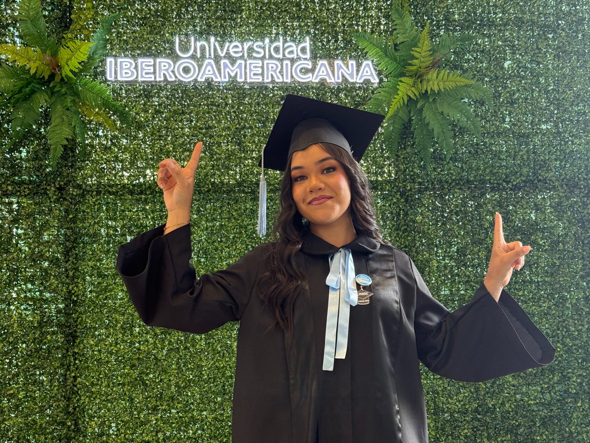 unibepy's tweet image. 🎓✨Revivimos los momentos más emocionantes del Acto de Graduación de la Promoción 2025, una jornada que perdurará por siempre en nuestra memoria y en el corazón de cada familia.🥂👏

#Graduación2025 #OrgulloUNIBE #Egresados #MetasCumplidas #UnaMentalidadNueva