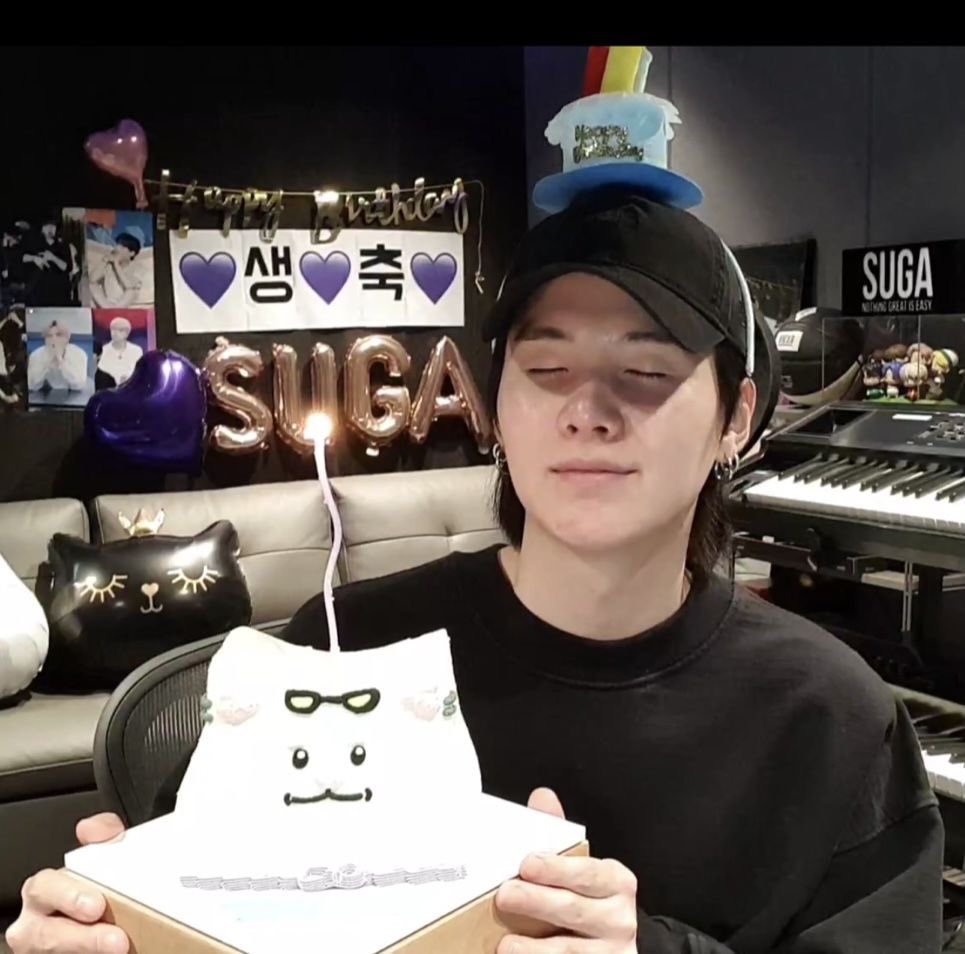 btschartsxdaily's tweet photo. Itβs Yoongi Month and #BTS Monthππ
Welcome March ππ₯π
#BTS_ARIRANG #BTSComeback2026
#SUGAMonth #SUGA https://t.co/Nxtb0hgONE
