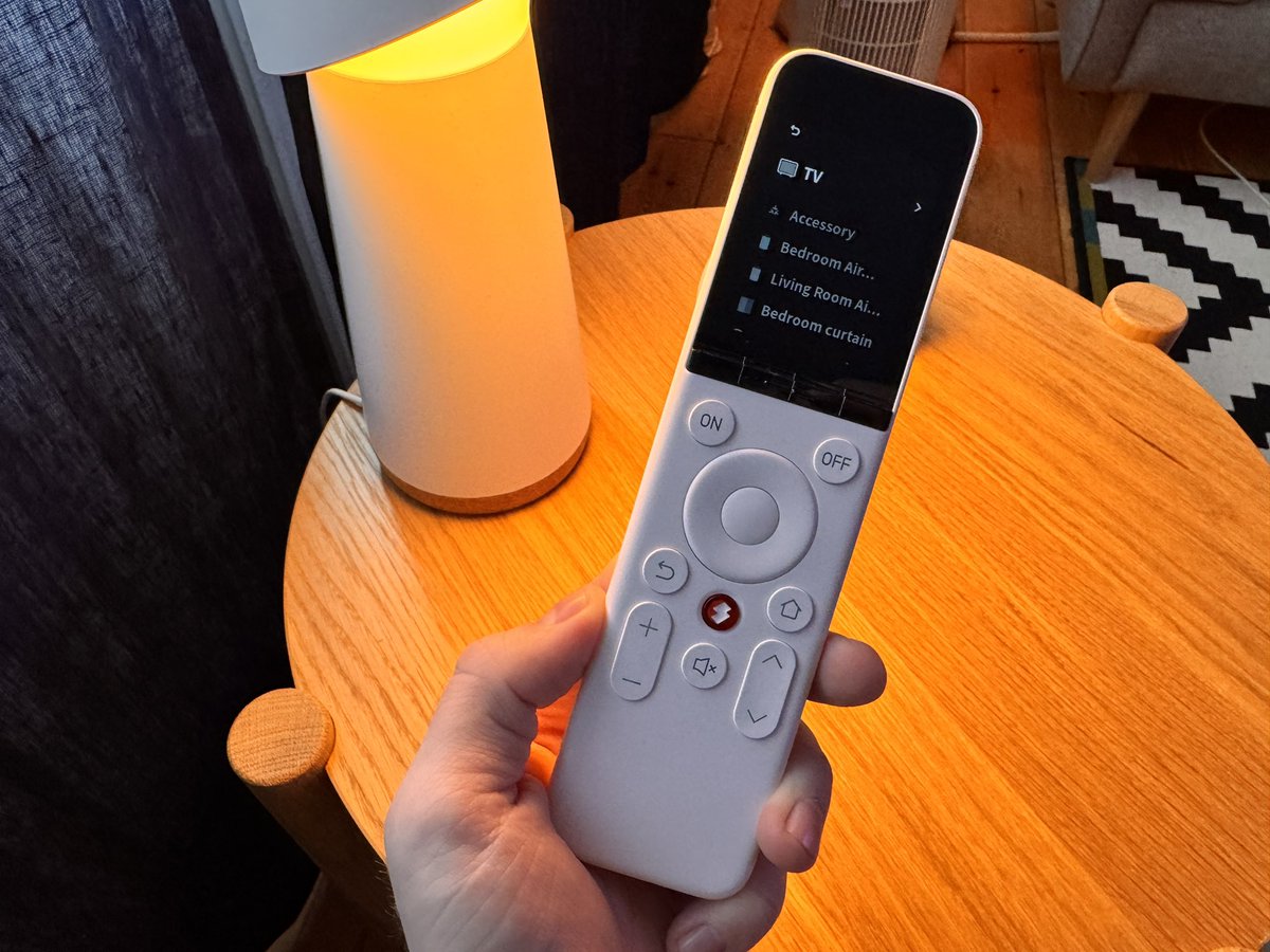 I finally caved and got a <a href="/SwitchBot/">SwitchBot</a> universal remote. Overall I like it even with its limitations. I just wish I could map the Matter buttons to the TV-remote screen and also see my SwitchBot climate sensor data 😅