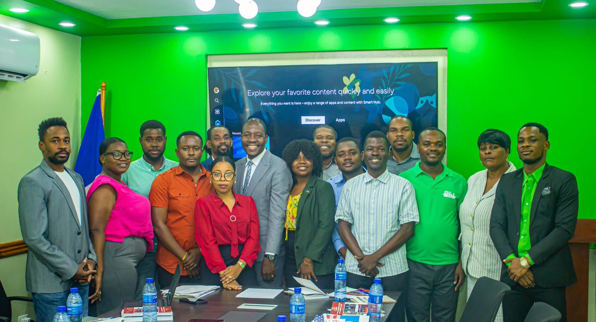 JasmyMICHEL3's tweet image. Le parti politique #EDE travaille sans relâche pour construire une autre société haïtienne, en faisant du savoir et des livres le socle de son engagement. 📚💚🇭🇹