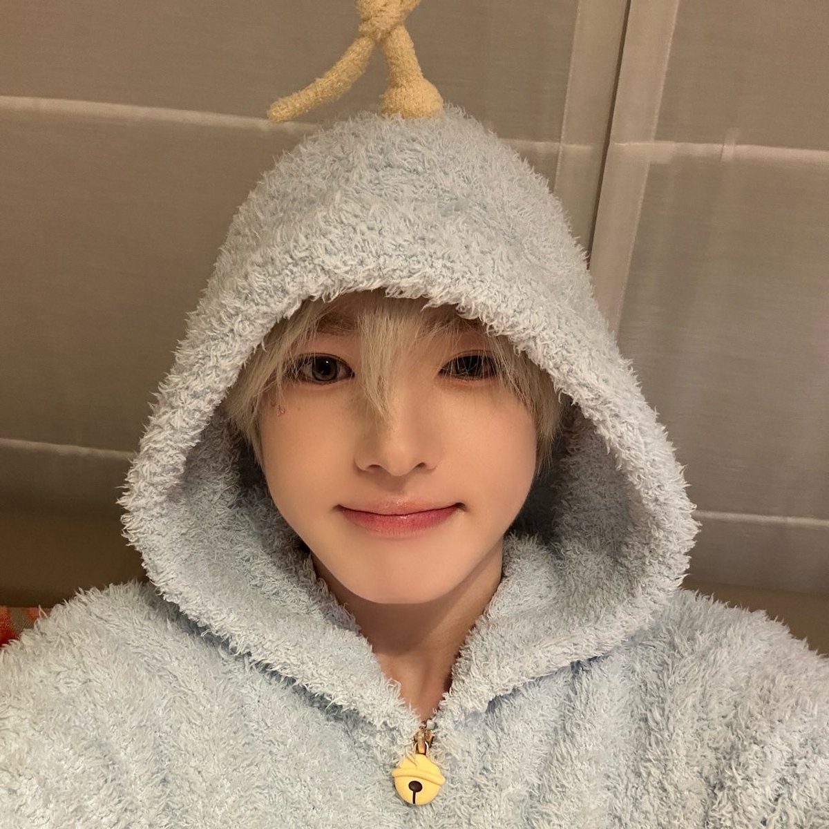 [260228] 🥐📸 updated his profile picture.