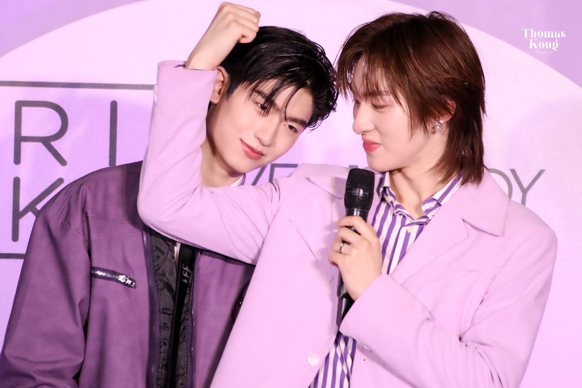 ขอขอบคุณทาง <a href="/RikuThailand_/">RIKU Officials</a> ที่ให้เกียรติเชิญโทมัสก้อง มาร่วมกิจกรรมสนุกๆ ในงาน RIKU x ThomasKong : All Eyes On Glow ด้วยนะคะ 💜🤍 

และขอบคุณพี่ๆ แฟนคลับทั้งทีมหน้างาน ทีมหน้าจอที่ร่วมส่งกำลังใจให้น้องด้วยนะคะ 

RIKU X ThomasKong
#RikuOnGlowxThomasKong  
#โทมัสก้อง ; #thomaskong