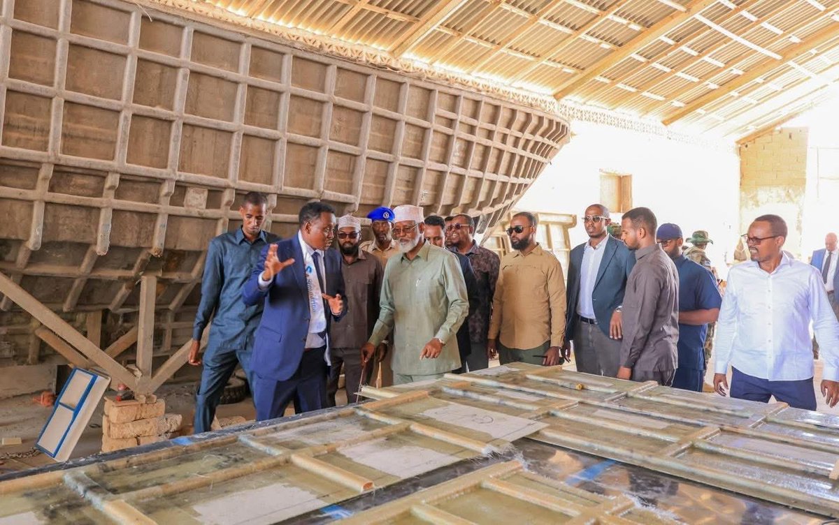 SpotonSomalia's tweet photo. Proud to see a modern boat built locally and boosting Jubaland’s blue economy 🌊🇸🇴

We need more innovation and production like this and less politicians fighting to grab power.
#Jubbaland #BlueEconomy #Somalia https://t.co/txBCdgfti4