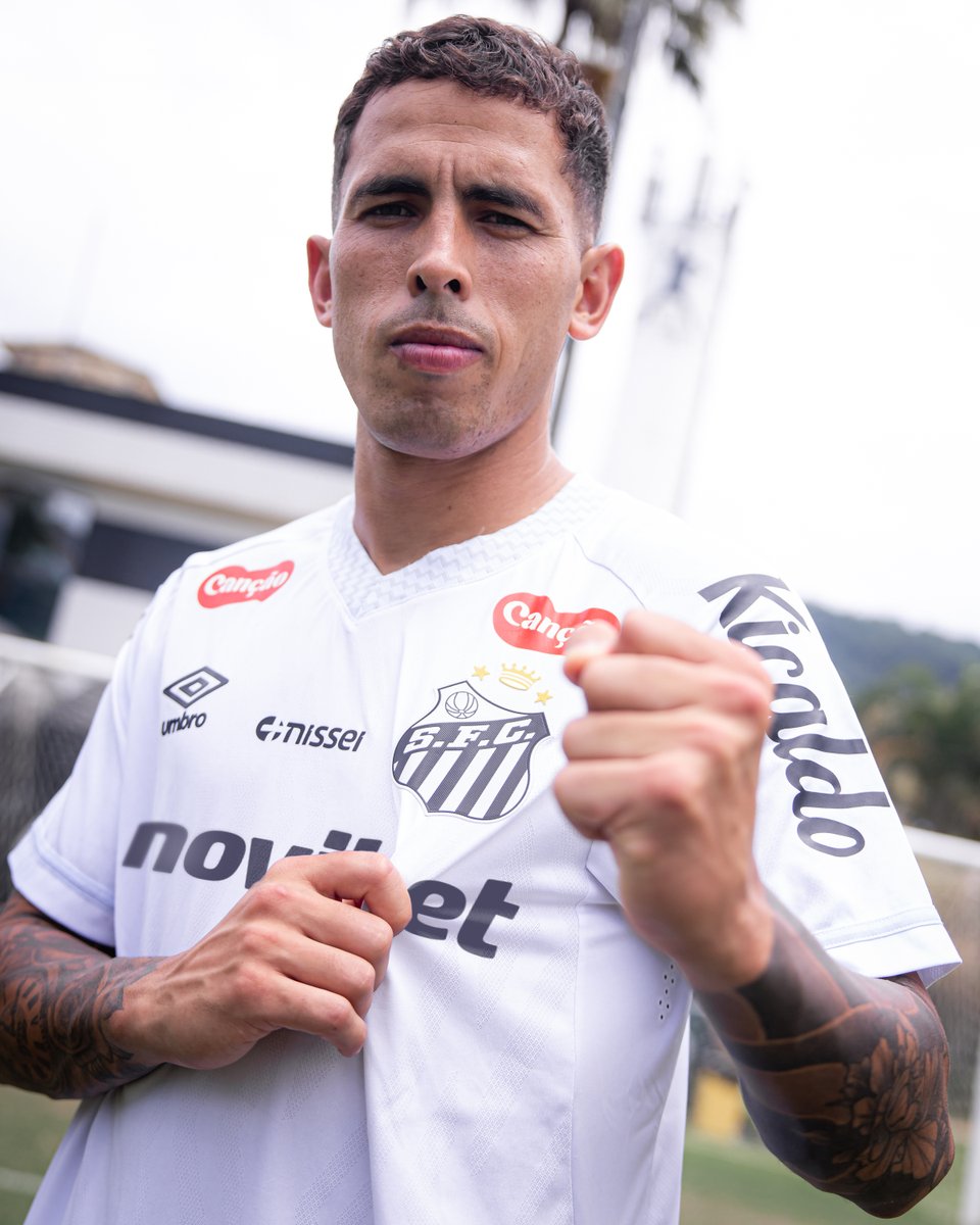 SantosFC's tweet photo. "Primeiramente, estou muito feliz por essa oportunidade, por chegar a um clube gigante como o Santos FC. Quero aproveitar essa chance e ajudar a equipe. Chego para contribuir com a famosa 'garra uruguaia'. sempre com muita entrega, garanto que isso nunca vai faltar!" 🐳 https://t.co/tp1mpgHPHt