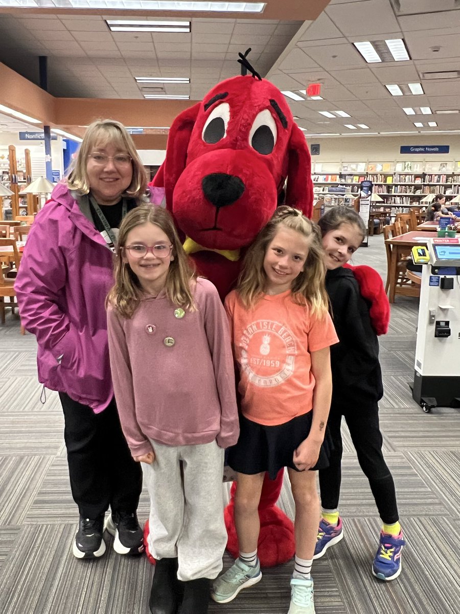 G8Rlibrary's tweet photo. Our Gator Nation Read week was a true celebration of joy of reading! Thank you Granby PTA and Mrs. Rengal for planning this week! @GranbyGators https://t.co/9PC9t1EJrh