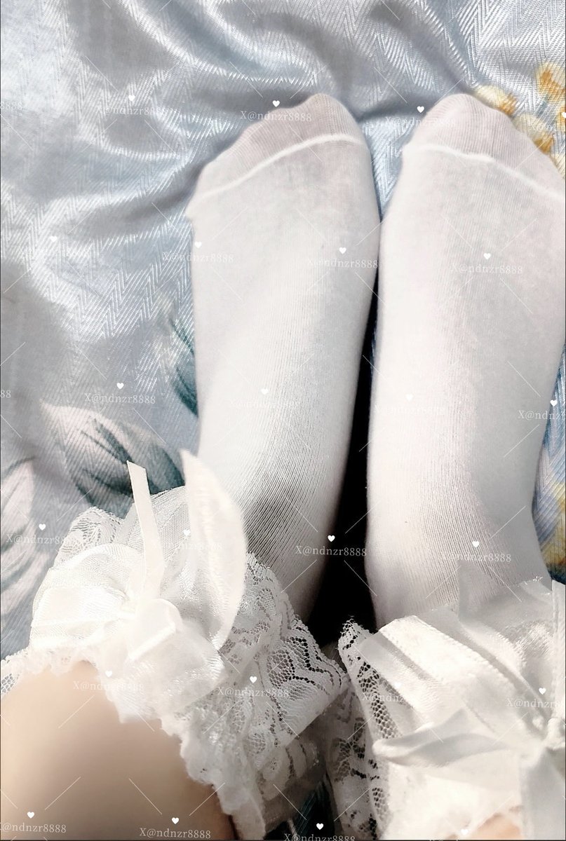 小狗爱闻什么味道的呢？酸臭还是香臭的 #原味白袜 #原味棉袜