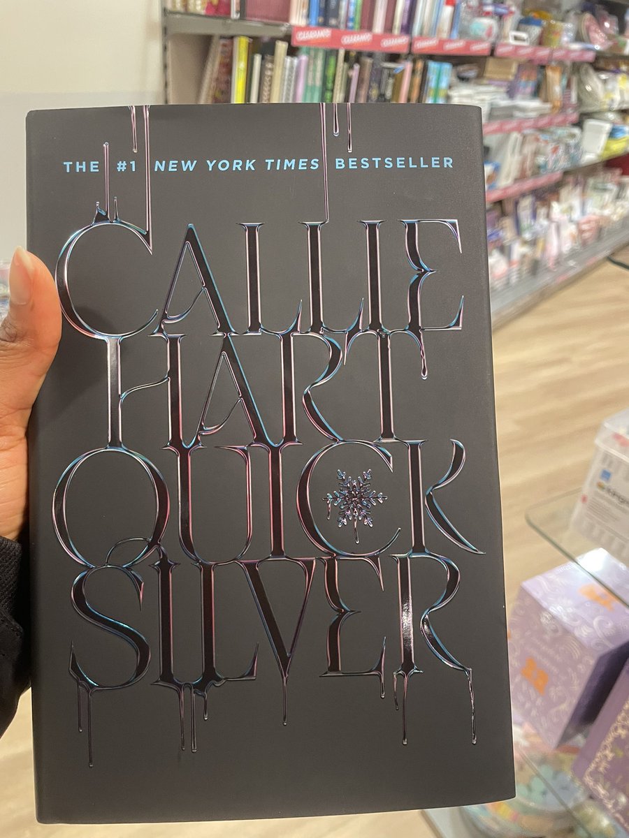 yomijohn_'s tweet photo. Love me a book with a good cover https://t.co/dvzTlpfFpm