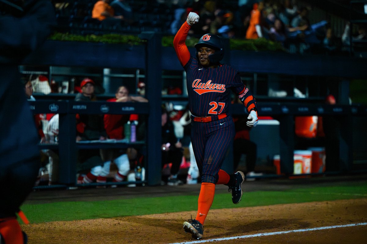 Auburn Softball tweet media