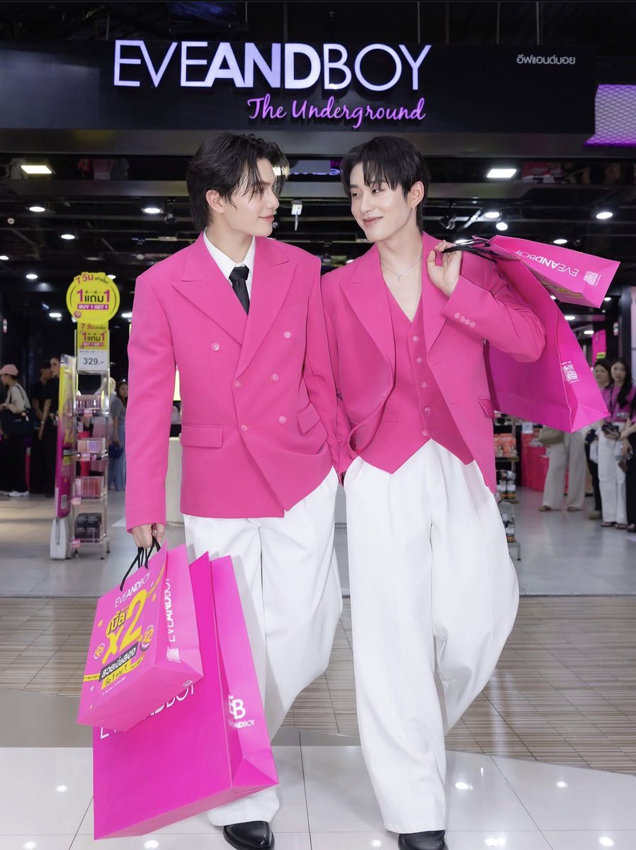 นี่ว่าเสี่ยจักรฮีซื้อห้างให้มาดามได้เรย