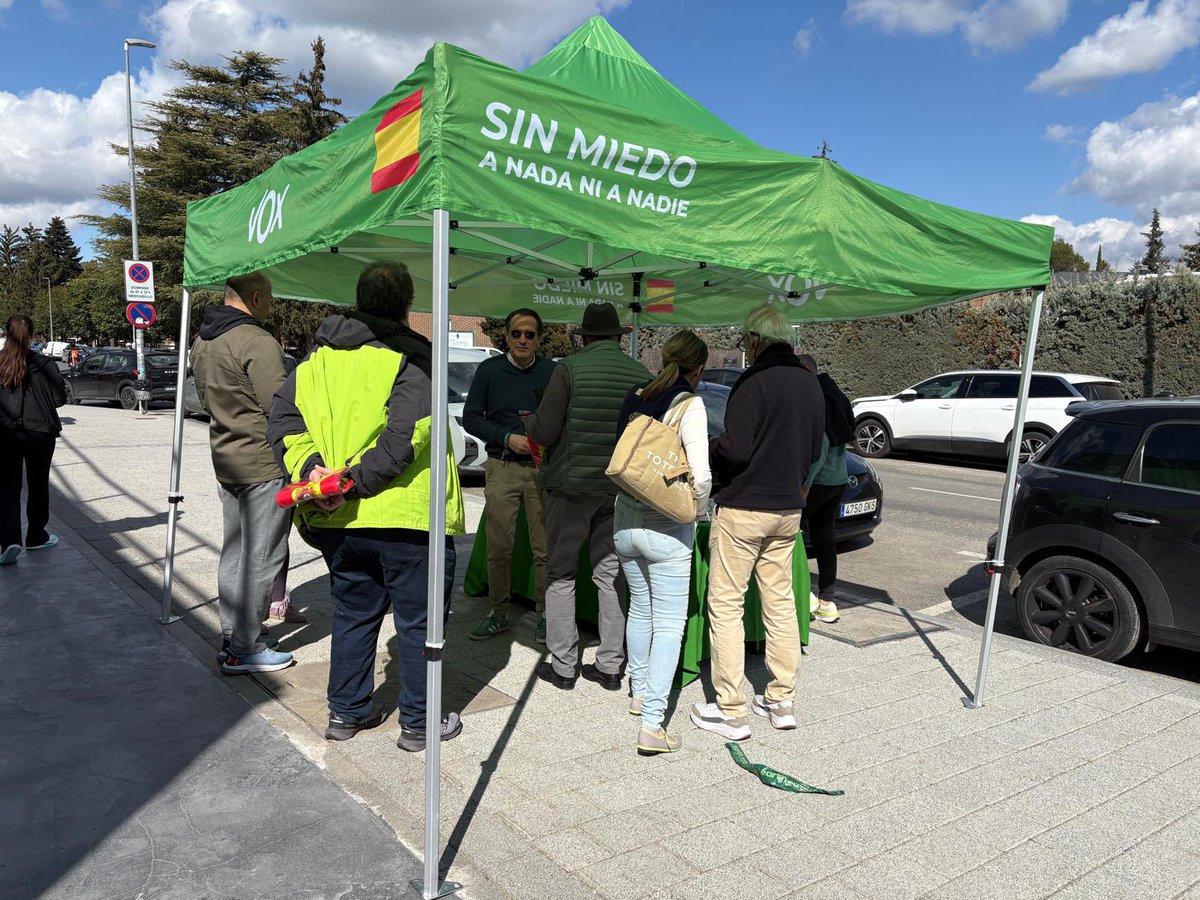 VOX Escorial tweet media