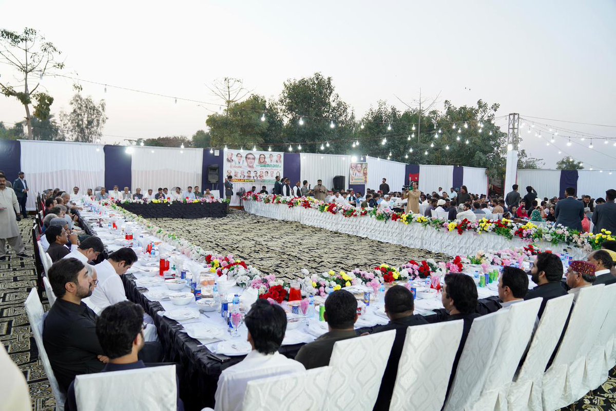 MediaCellPPP's tweet photo. پاکستان پیپلزپارٹی کے چیئرمین بلاول بھٹو زرداری کے اعزاز میں پی پی پی تعلقہ لاڑکانہ کے صدر اور ڈسٹرکٹ کونسل لاڑکانہ کے وائس چیئرمین اسداللہ بھٹو کی جانب سے  پی ایس 10 کے سرکل عاقل میں واقع آگانی گاؤں میں افطار ڈنر اور عشائیہ
@BBhuttoZardari https://t.co/4DbPrNnnnP