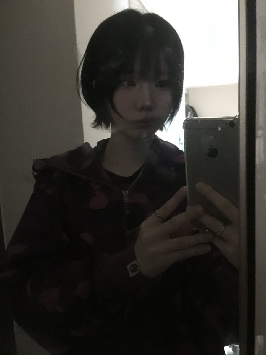 1c0n1cc's tweet photo. 머리를 다르게 다듬어봤어요... https://t.co/uwP51OflAX