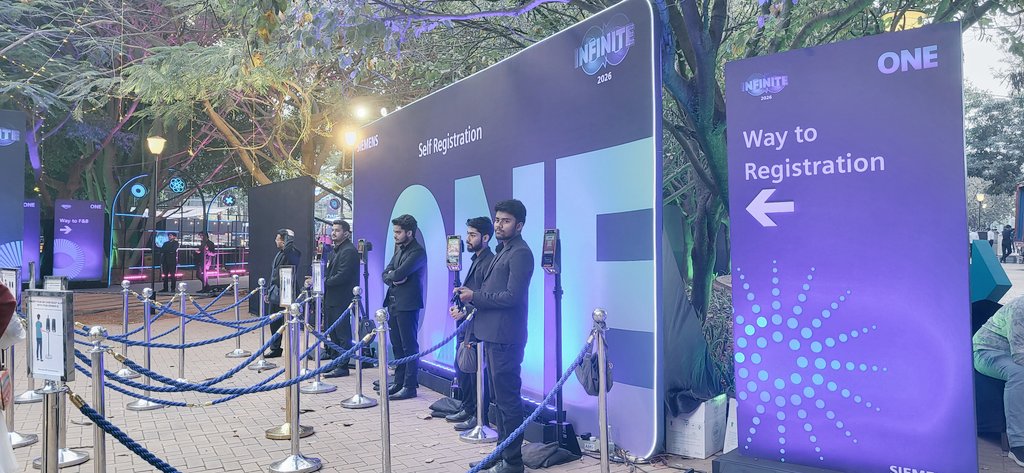 JabaBanik's tweet photo. Anyone knows whats happening here? https://t.co/8IIQg8Jw8h