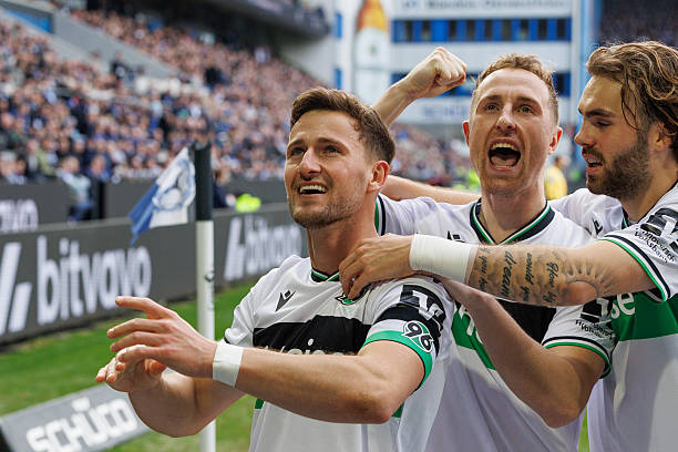 Na Schüco Arena, o Arminia Bielefeld recebeu o Hannover 96, os Rotens venceram por 0-1, o único gol foi marcado por Leopold.

#DSCH96
#Bundesliga