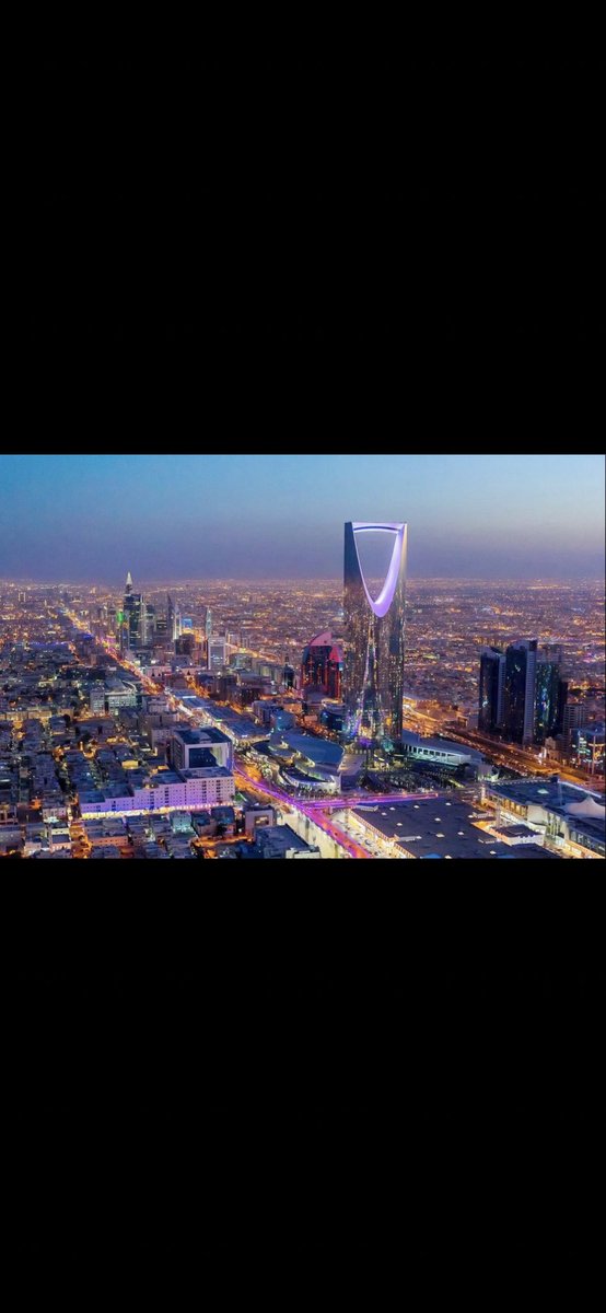 يا شامخه لو يرسلون الأساطيل
و لو يعلن القرد الخميني قتاله

في ظل ابو سلمان كله تساهيل
حتى الجبل متظللٍ في ظلاله

إذا زعل تزعل معاه الرجاجيل
سلمان ابوه وابن حثلين خاله

له الولاء بعدالة الوقت و الميل
ياللي تبي عزٍ و نوماس و الّه

تراه مثل الليل و دامسة الليل
على العداء و لا — لنا